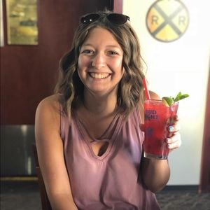 Meet your Posher, Emily